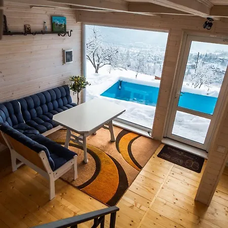 Semesterbostad House