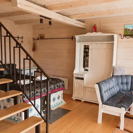 Semesterbostad House Jaremtje